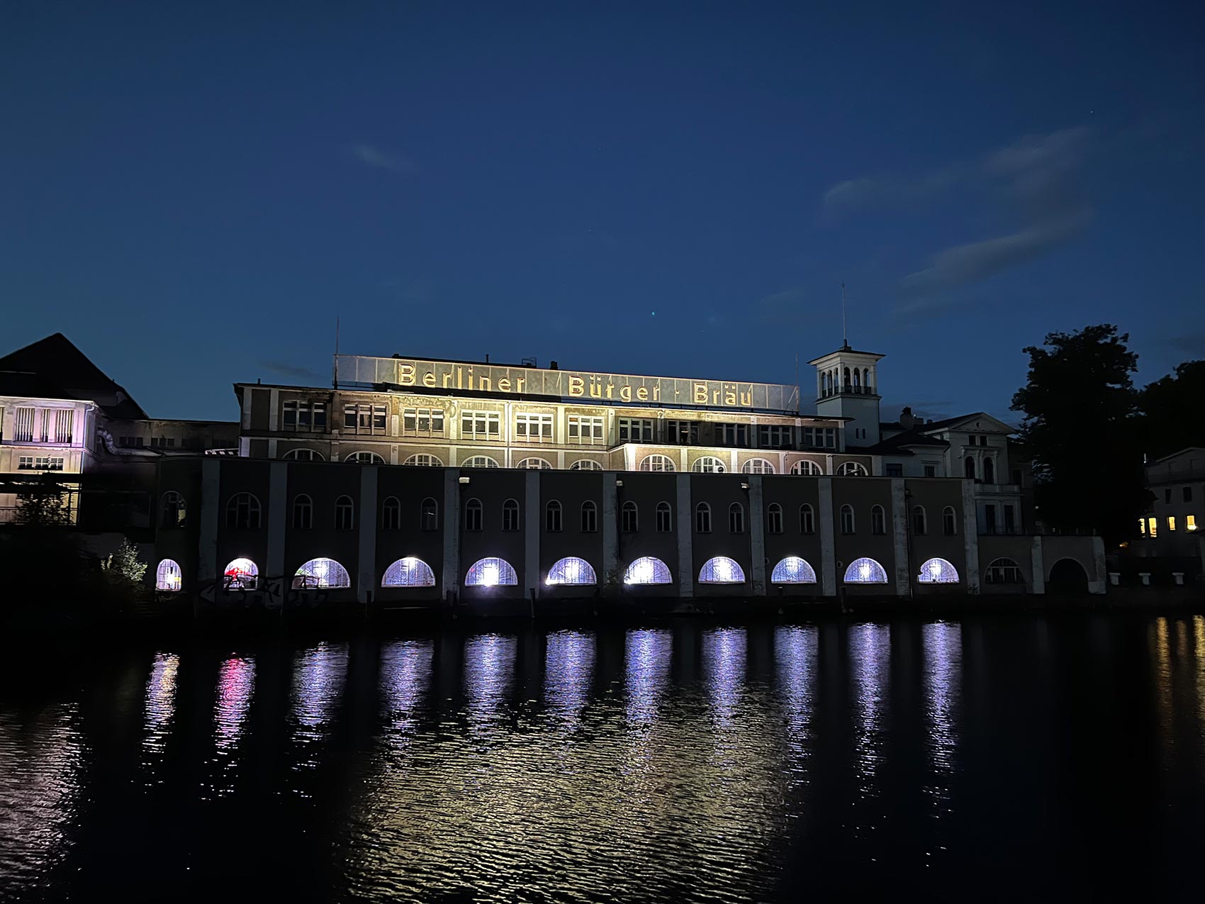 Gebäude mit der Aufschrift: Berliner Bürger-Bräu