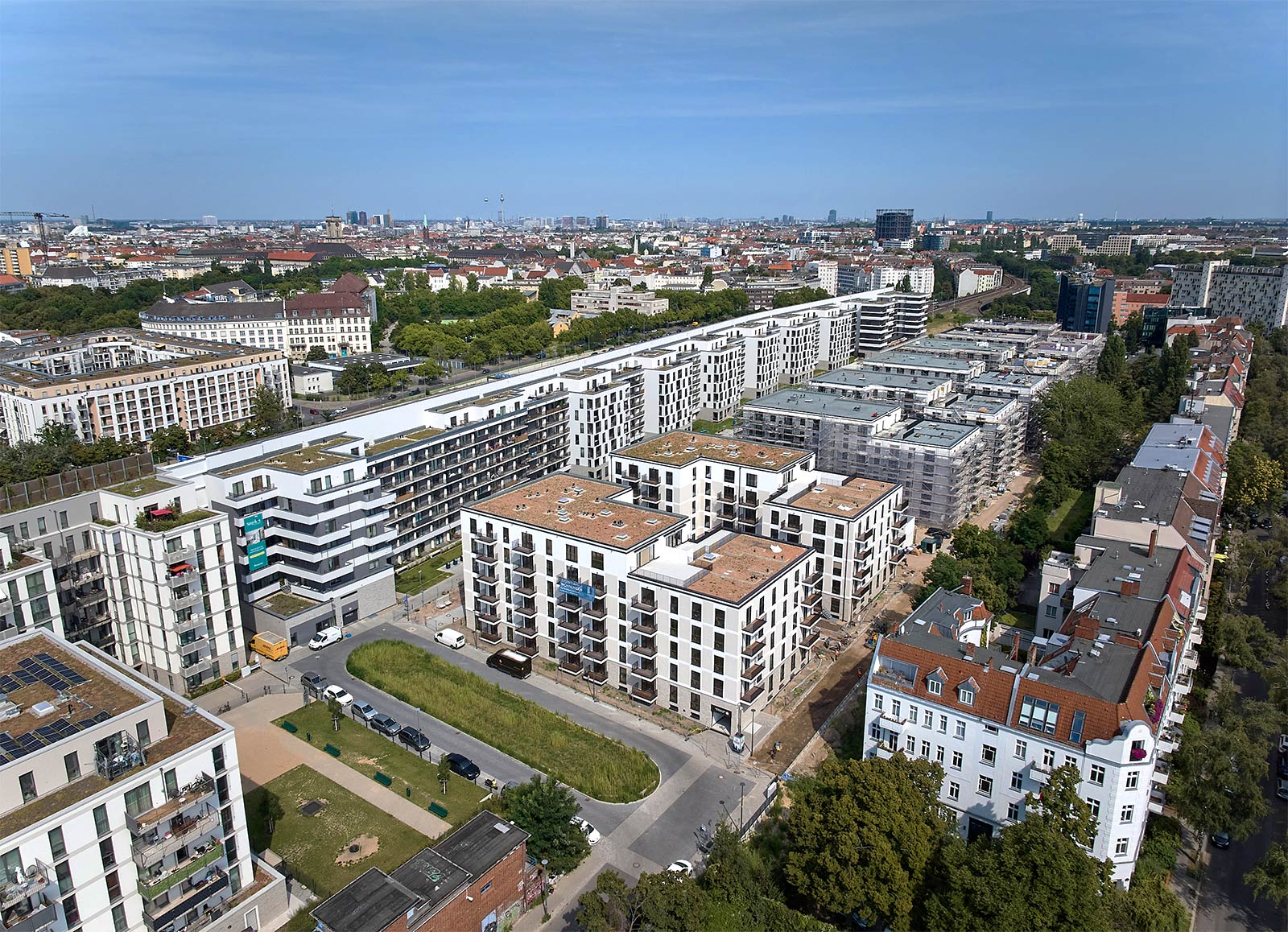 Luftaufnahme Friedenauer Höhe in Berlin. Weitere Eigentumswohnungen stehen zum Kauf.