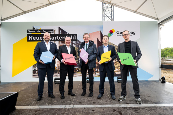 Bild der Feier zum Baustart in Spandau, V.l.n.r.: Frank Bewig, Kai Wegner, Christian Gaebler, Malte Bädelt, Markus Terboven
