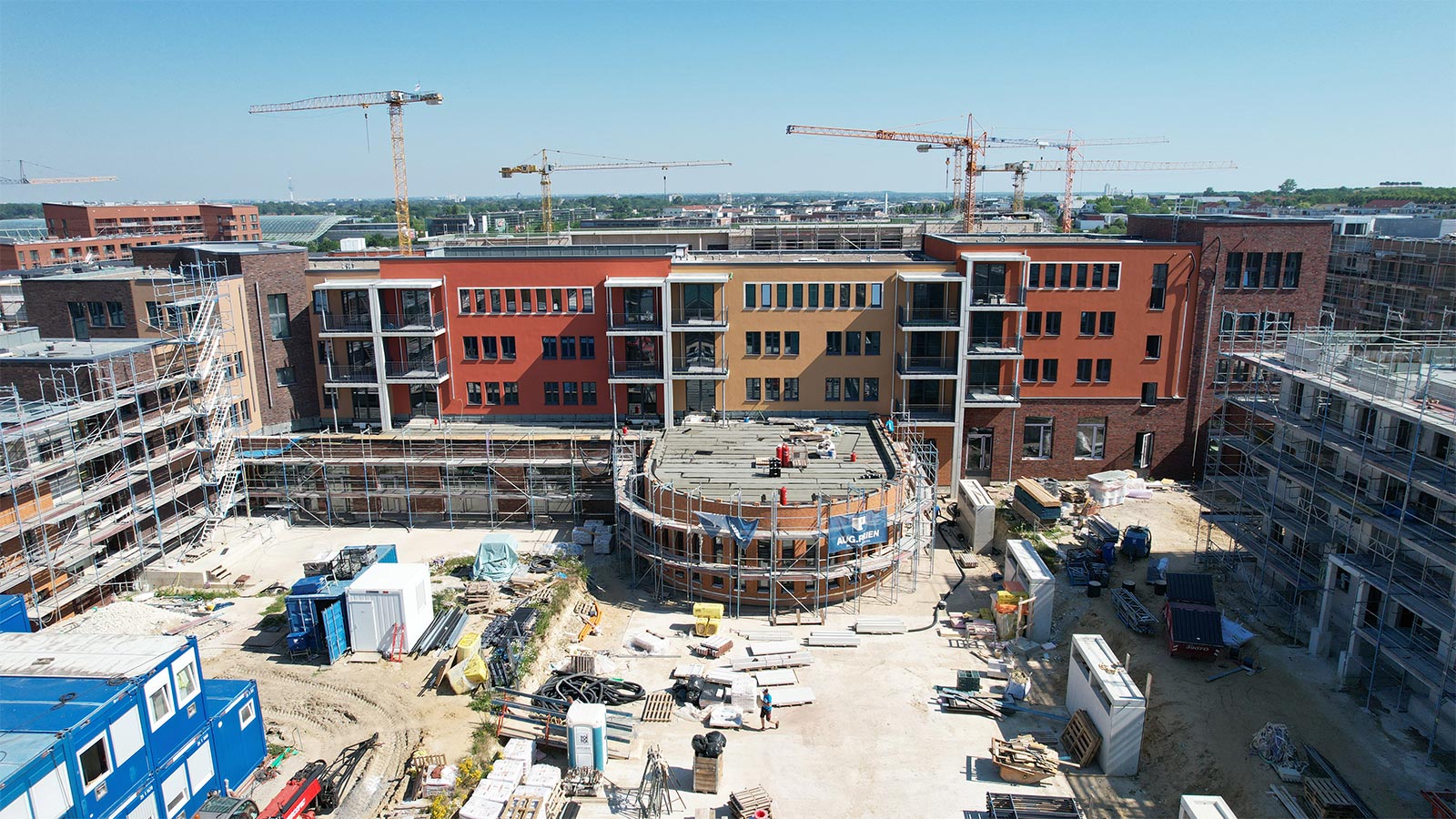 Frontansicht des Neubaus auf dem Baufeld A9 - Kronsrode in Hamburg