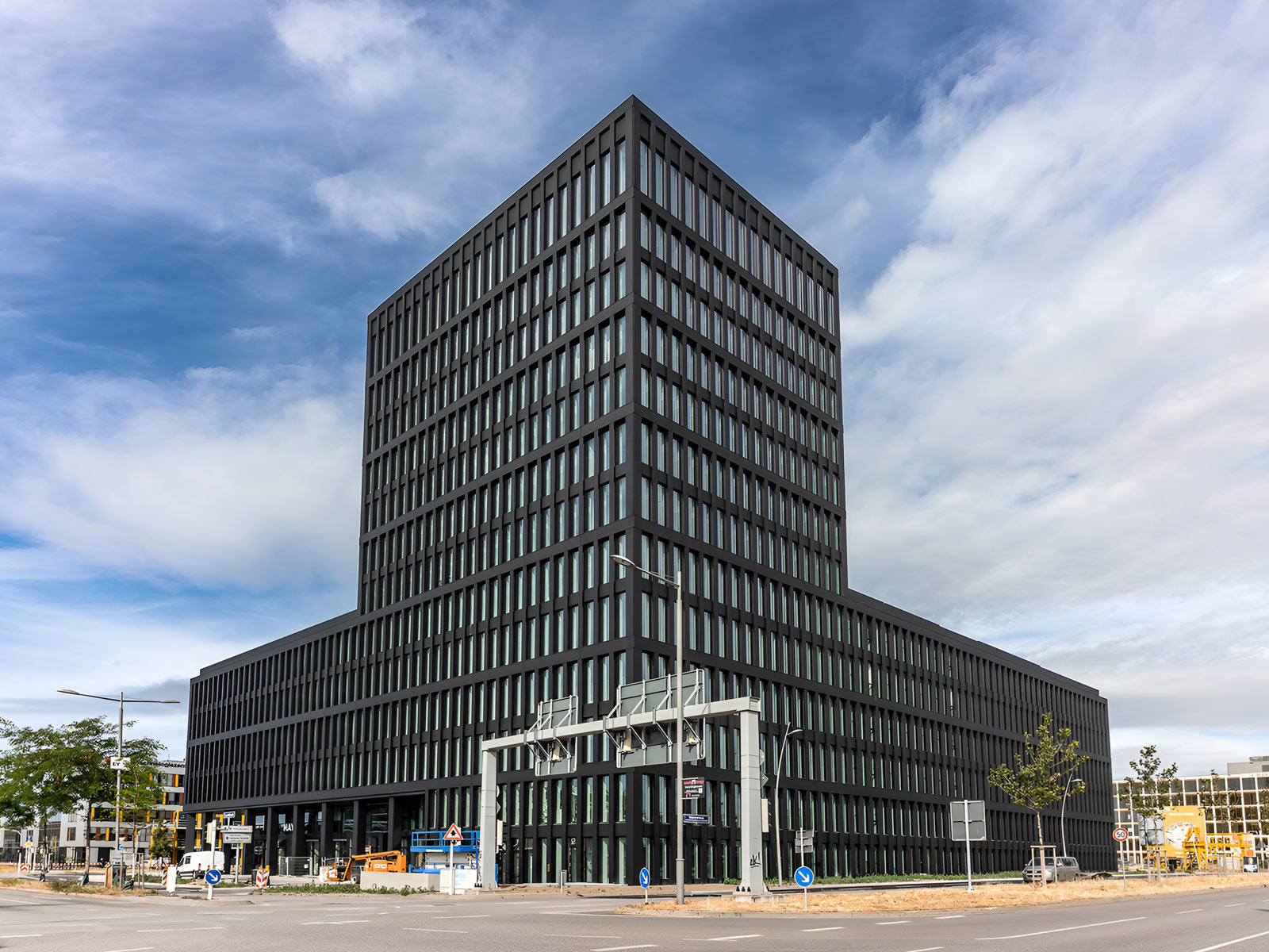 Visualisierung des Bürogebäudes LOKSITE im Glücks-Quartier Mannheim.