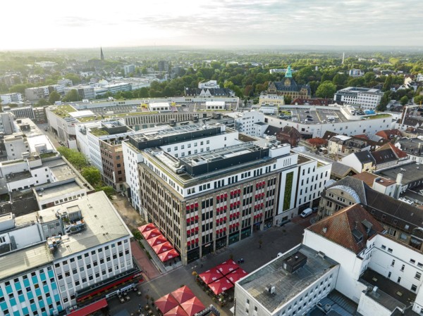 Überblick über das MarktQuartier in Recklinghausen. Im Vordergrund ist das neue Quartier, im Hintergrund die Stadt