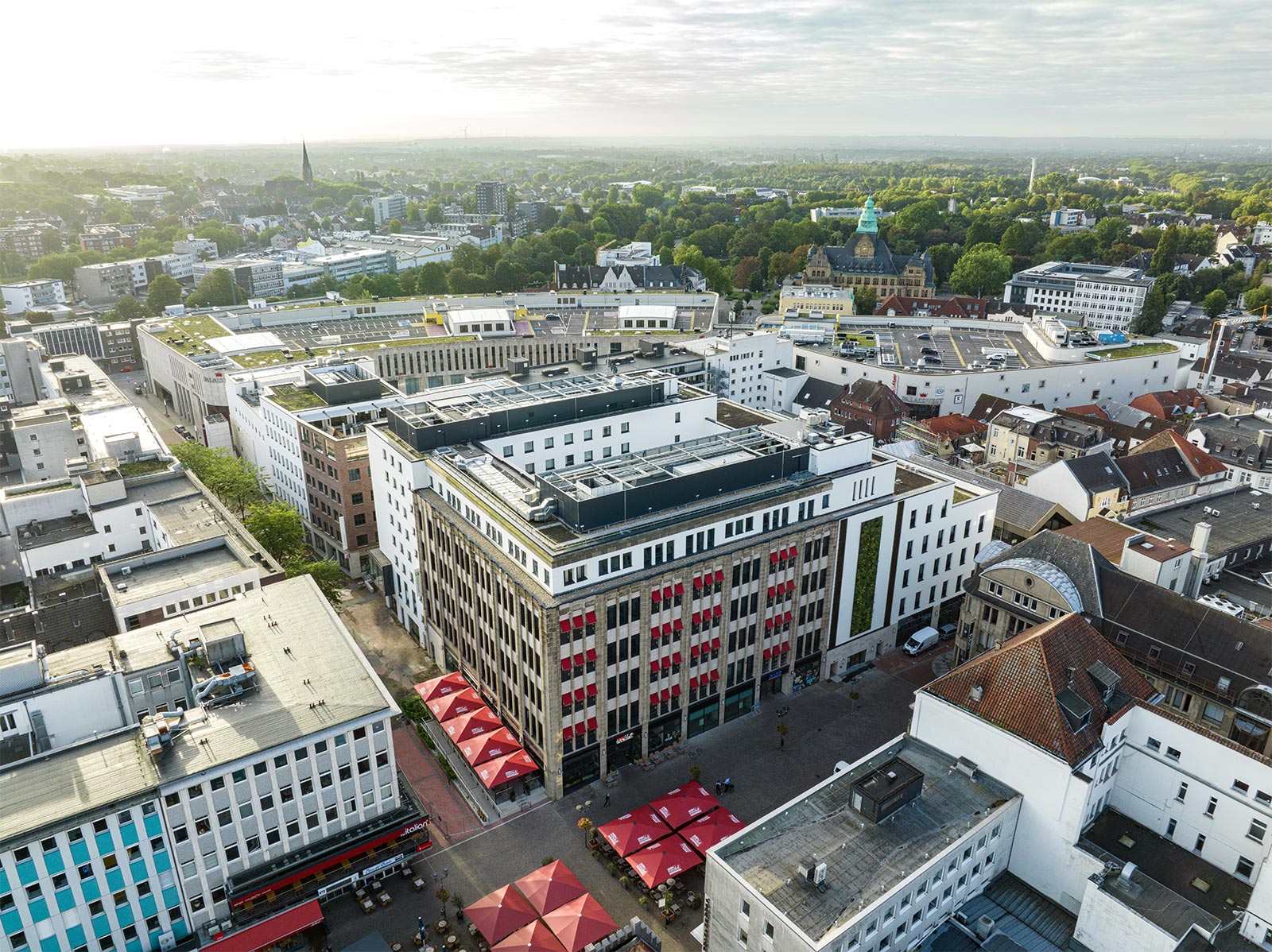 Überblick über das MarktQuartier in Recklinghausen. Im Vordergrund ist das neue Quartier, im Hintergrund die Stadt