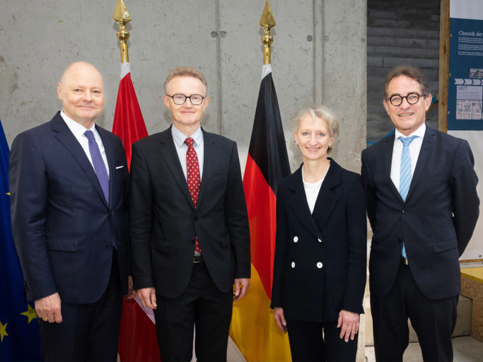 Foto vom Richtfest der Deutschen Botschaft Wien.