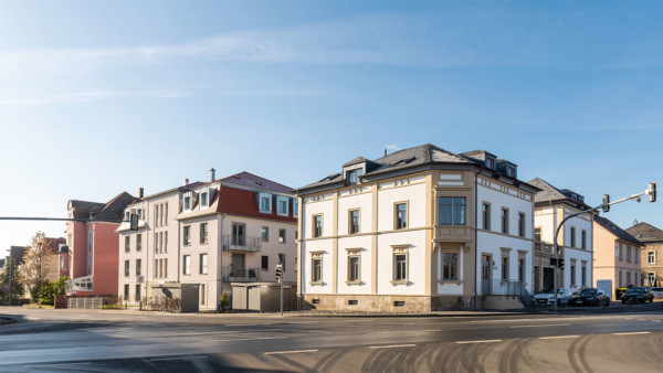 Bild des Denkmals (Wohnhaus von Andreas Schmiedel) und des Neubaus: Schmiedels Quartier Kitzingen