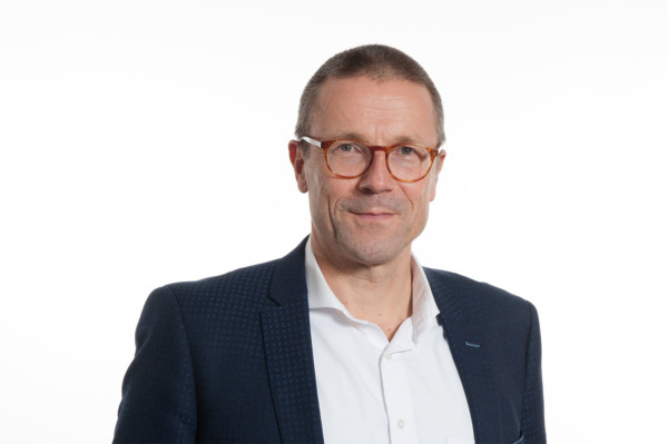 Portraitfoto von Oberbürgermeister Uwe Schneidewind