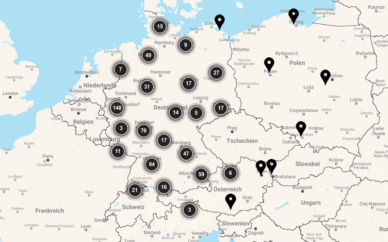 Karte mit vielen markern, die die Standorte von Bauunternehmen verzeichnen
